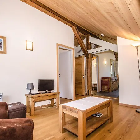 Inviting Apartment In Chamonix With Mountain View 아파트 *