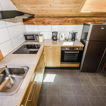 Inviting Apartment In Chamonix With Mountain View * 샤모니